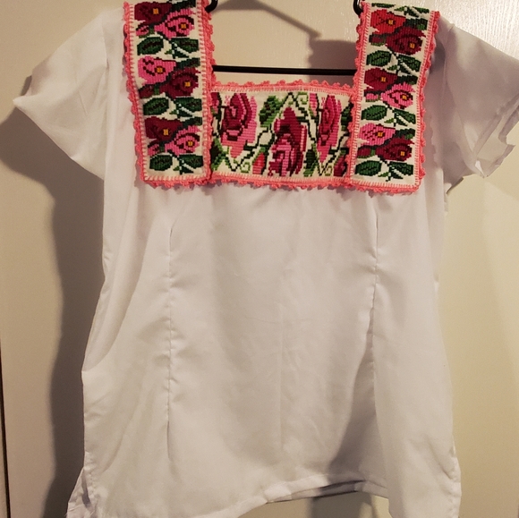 Mexican embroidered blouse - Picture 3 of 3